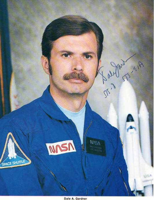 Shuttle Astronauts 16